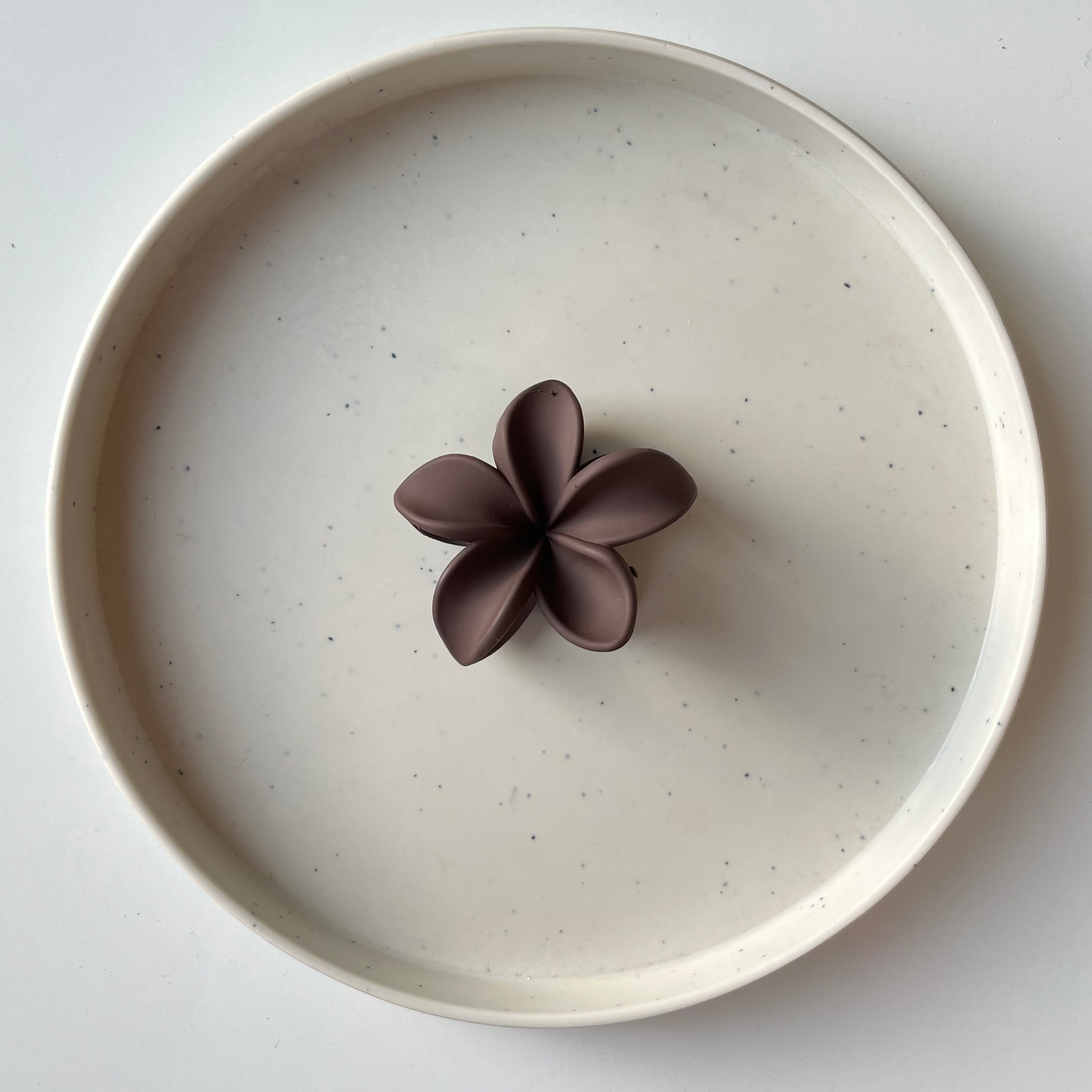 Fleur Matte Claw Clip – Medium